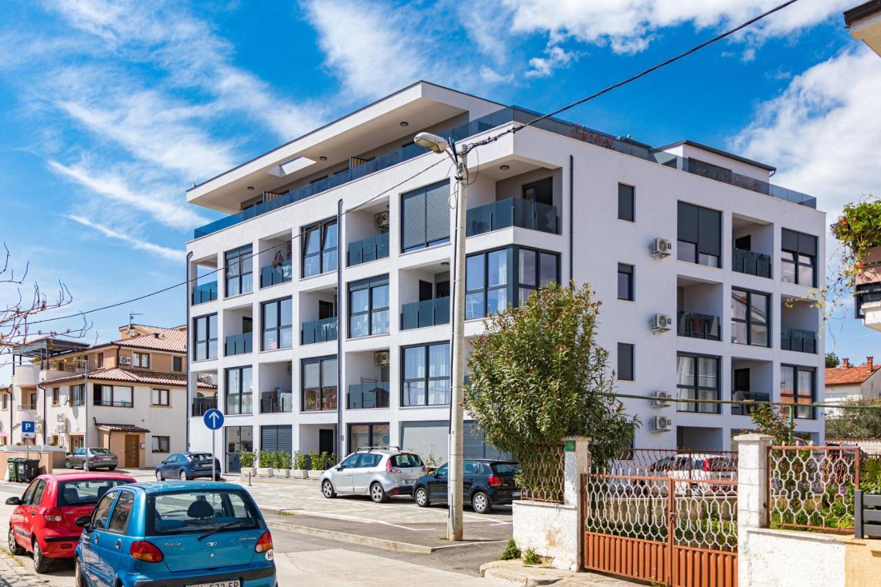 Enjoy Pula - New Apt With Terrace And Free Parking Garage Exterior foto